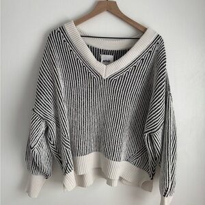Aerie Black and White V-Neck Sweater